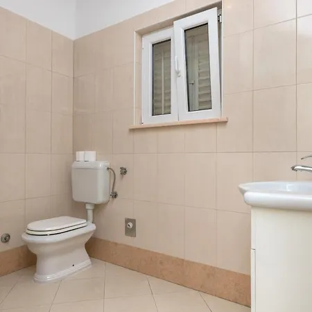 House Ariva 3*