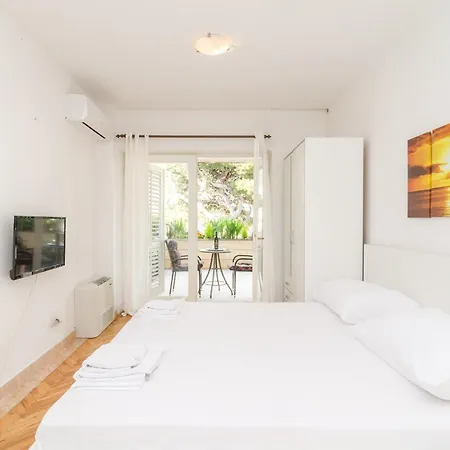 בית הארחה House Ariva