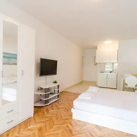 بيت ضيافة House Ariva