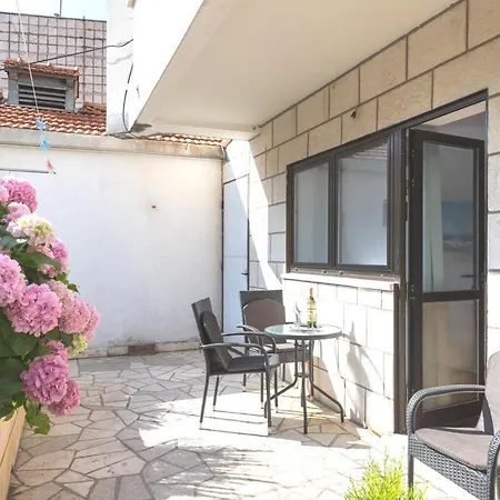 Konukevi House Ariva